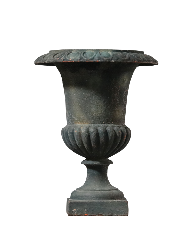 Kleine französische Vintage Vase aus Gusseisen