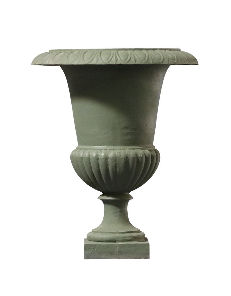 The Antique Fireplace Bank Gusseiserne Vase