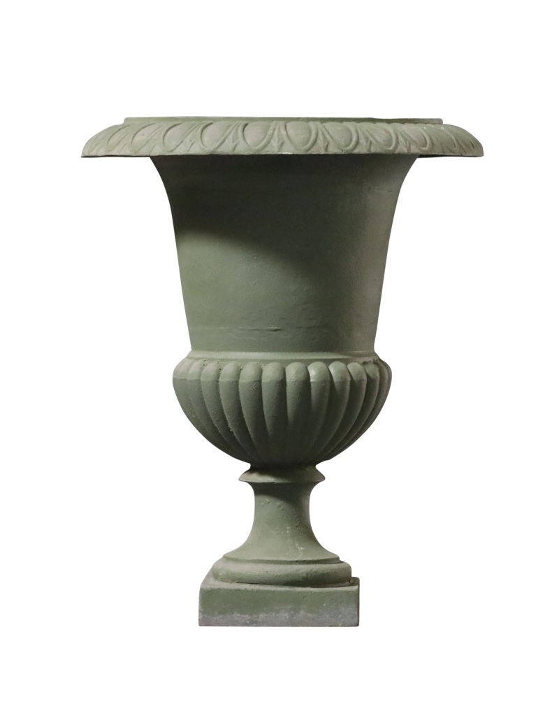 Gusseiserne Vase