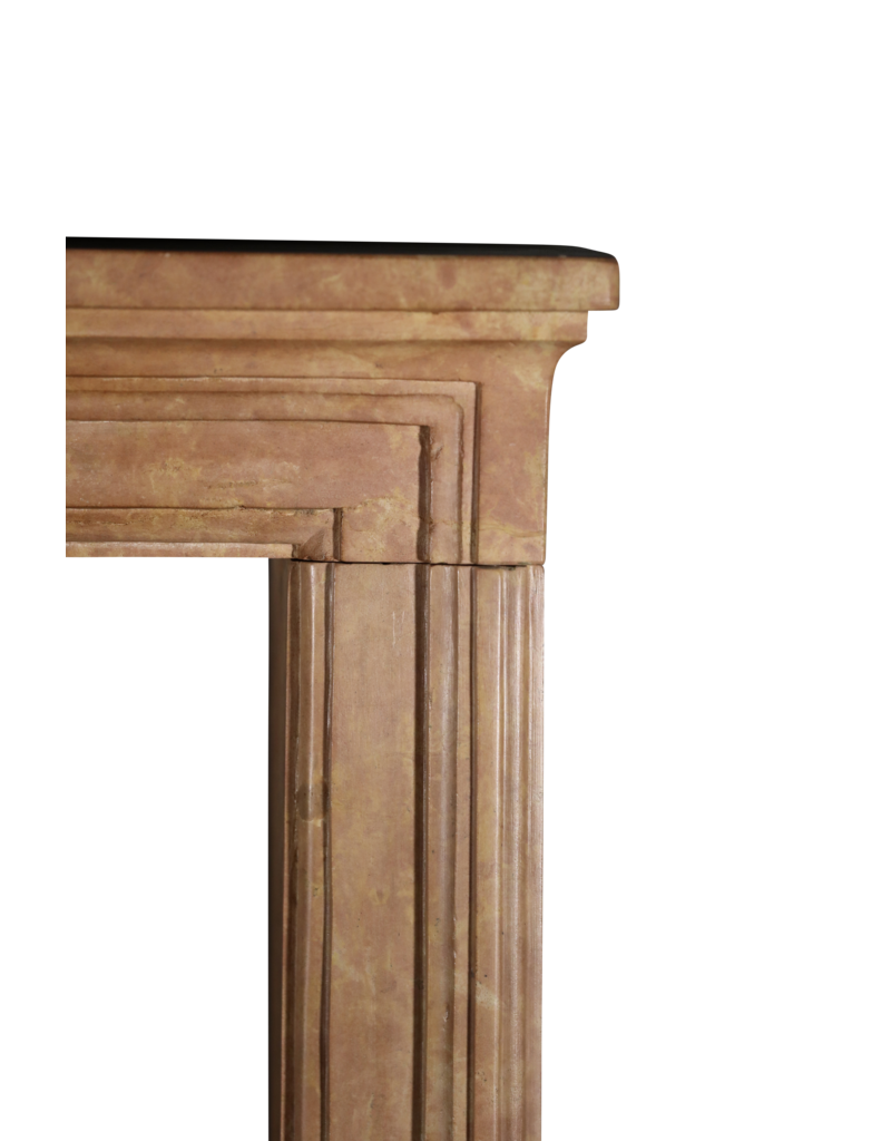 Maison Leon Van den Bogaert Hoher zeitloser französischer Steinkamin