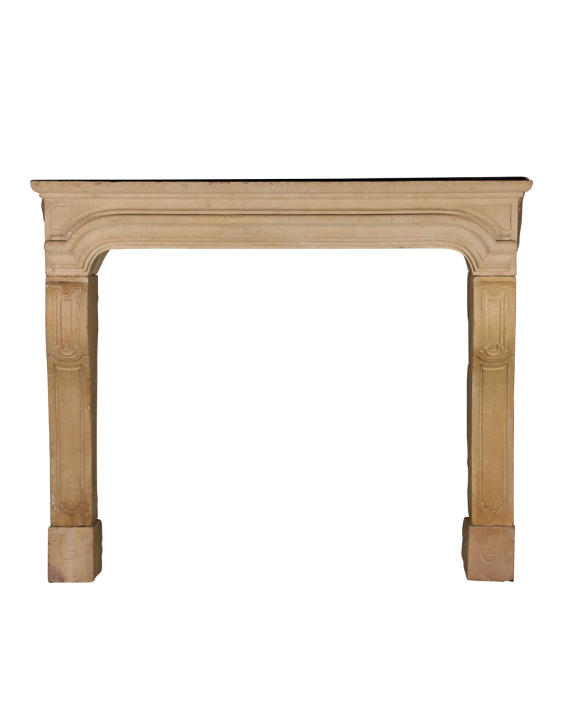 Maison Leon Van den Bogaert Gemütlicher Kamin aus Kalkstein aus französischen Provence-Stil