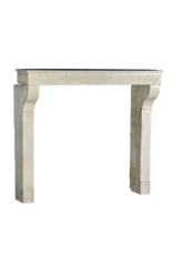Maison Leon Van den Bogaert Elegante französische Kaminumrandung aus Kalkstein