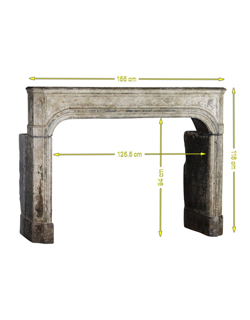 Elegante manto para chimenea de época del siglo XVII