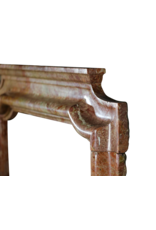 Maison Leon Van den Bogaert Italienische Bolection-Kaminumrandung