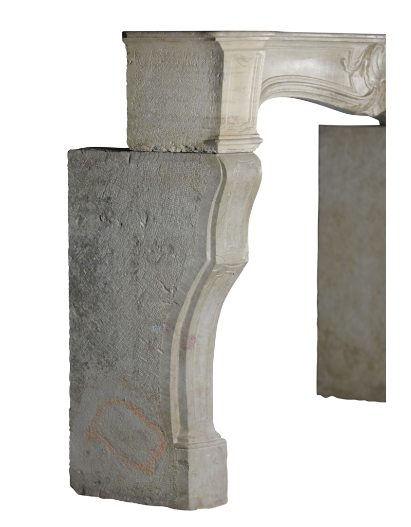Maison Leon Van den Bogaert Klassischer französischer Kamin aus Kalkstein