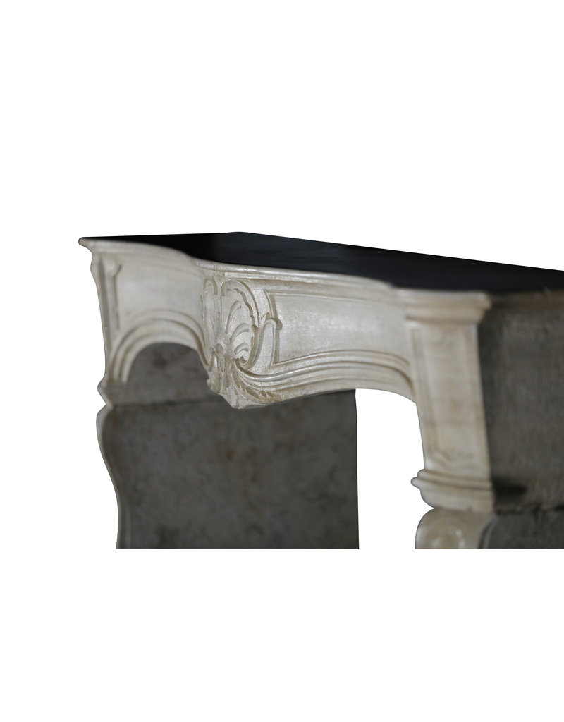 Maison Leon Van den Bogaert Klassischer französischer Kamin aus Kalkstein