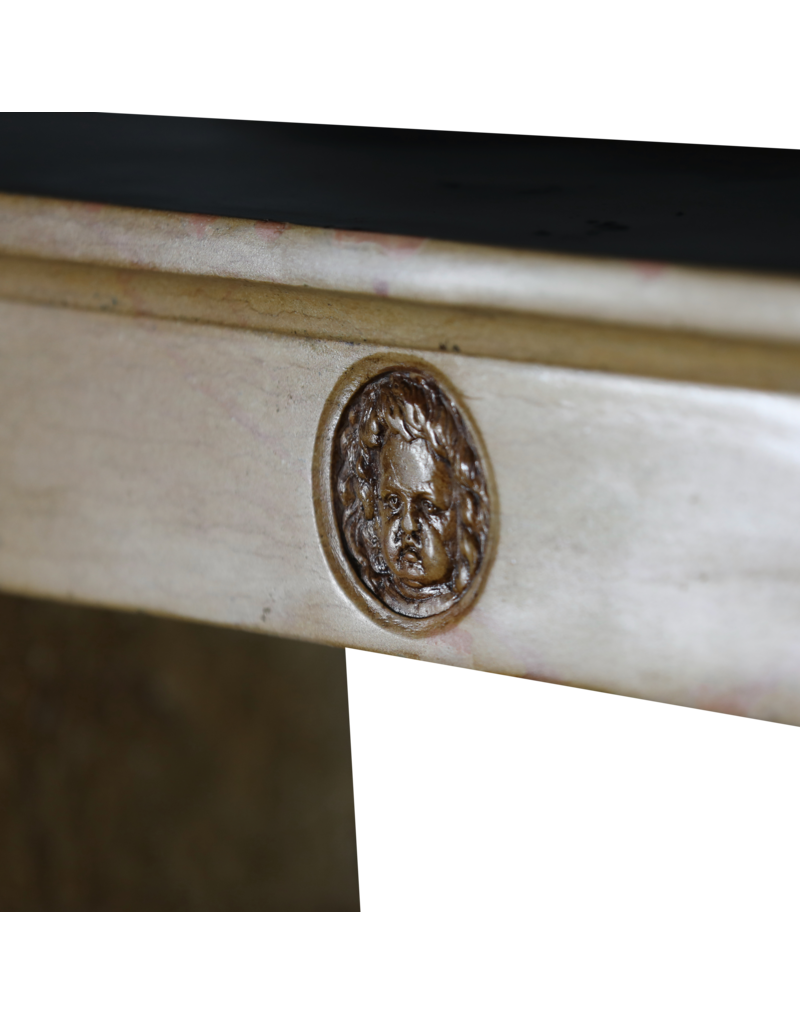 Maison Leon Van den Bogaert Cheminée En Pierre Avec Tête De Lion