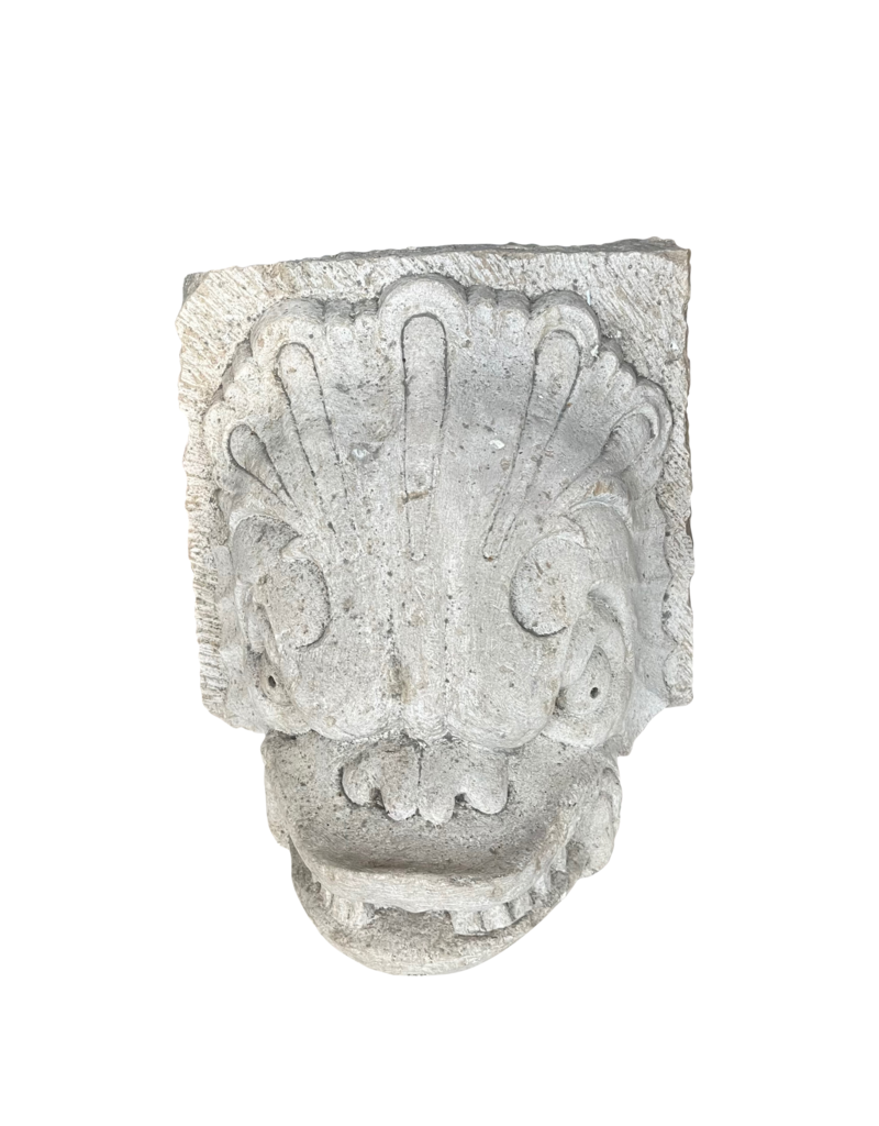 Maison Leon Van den Bogaert Antiker Quellkopf in Form eines Delphinkopfes