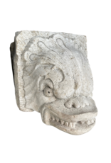 Maison Leon Van den Bogaert Antiker Quellkopf in Form eines Delphinkopfes