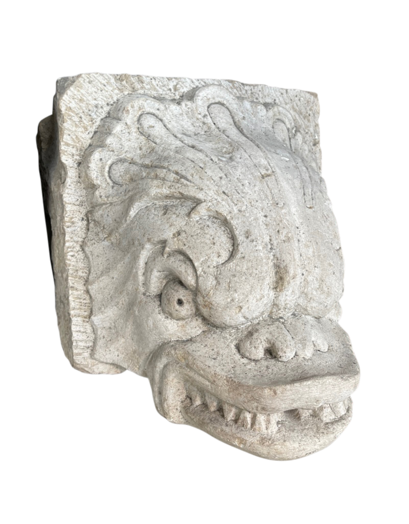 Maison Leon Van den Bogaert Antiker Quellkopf in Form eines Delphinkopfes