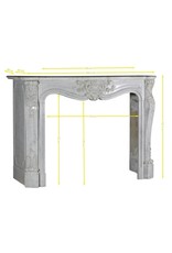 Maison Leon Van den Bogaert Klassischer weißer Carrara-Marmor-Kamin
