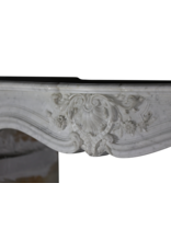Chimenea clásica de mármol blanco de Carrara