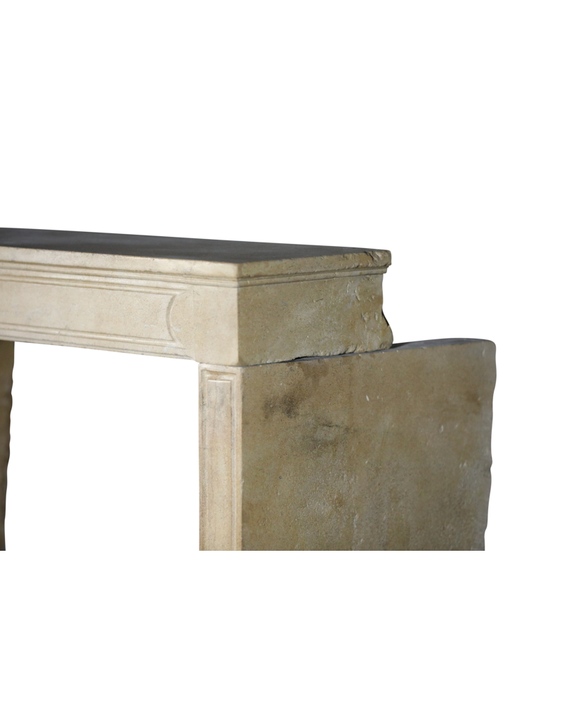 Maison Leon Van den Bogaert Feiner französischer Kalkstein-Kamin