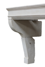 Maison Leon Van den Bogaert Gekalkter französischer Steinkamin aus dem 17.