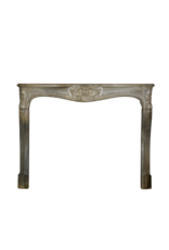 Maison Leon Van den Bogaert Authentischer dekorativer französischer Kamin aus dem 18.