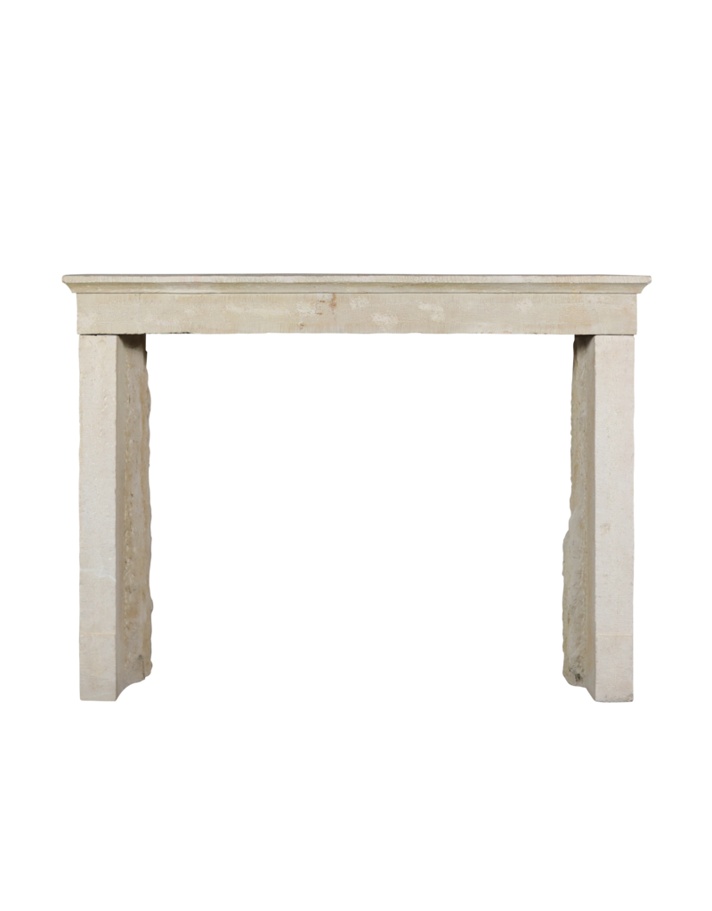 Maison Leon Van den Bogaert Zeitloser französischer Kamin in beige
