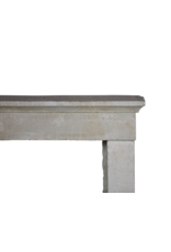Maison Leon Van den Bogaert Zeitloser französischer Kamin in beige