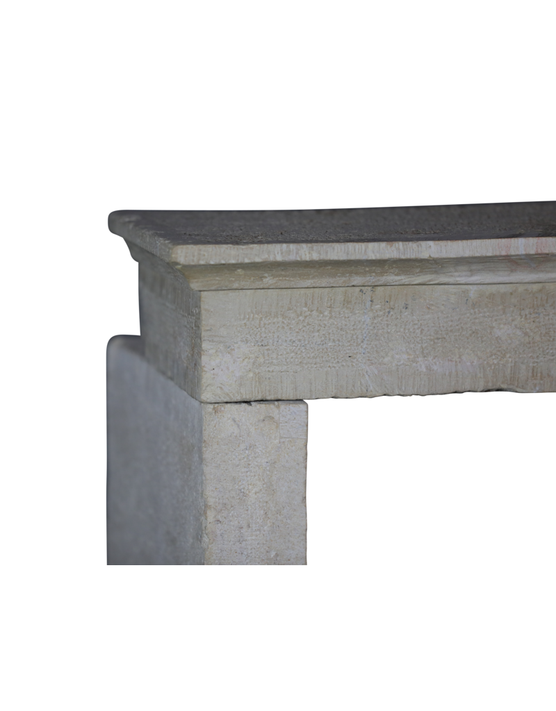 Maison Leon Van den Bogaert Zeitloser französischer Kamin in beige