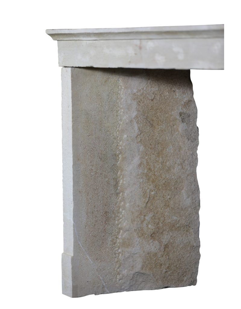 Maison Leon Van den Bogaert Zeitloser französischer Kamin in beige
