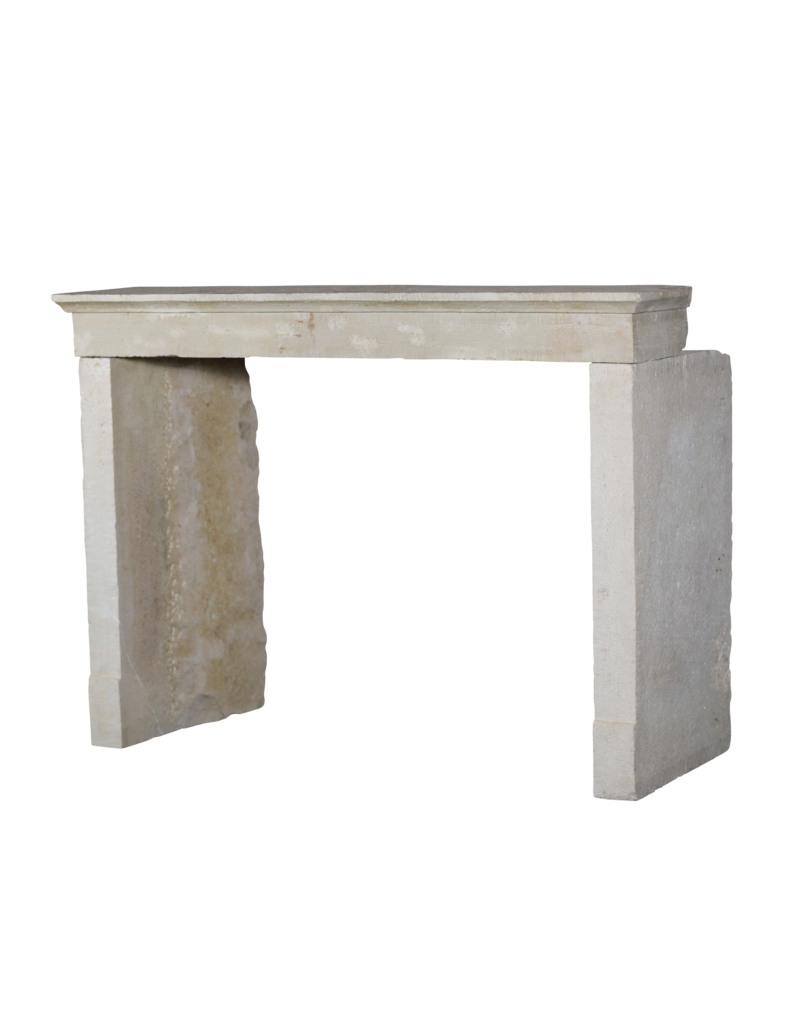 Maison Leon Van den Bogaert Zeitloser französischer Kamin in beige