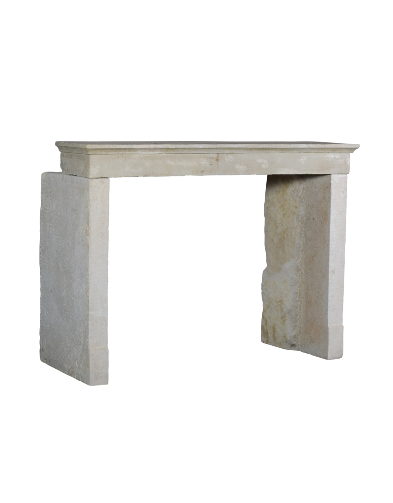 Maison Leon Van den Bogaert Zeitloser französischer Kamin in beige