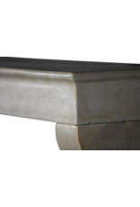 Maison Leon Van den Bogaert Rodete de chimenea de piedra caliza beige