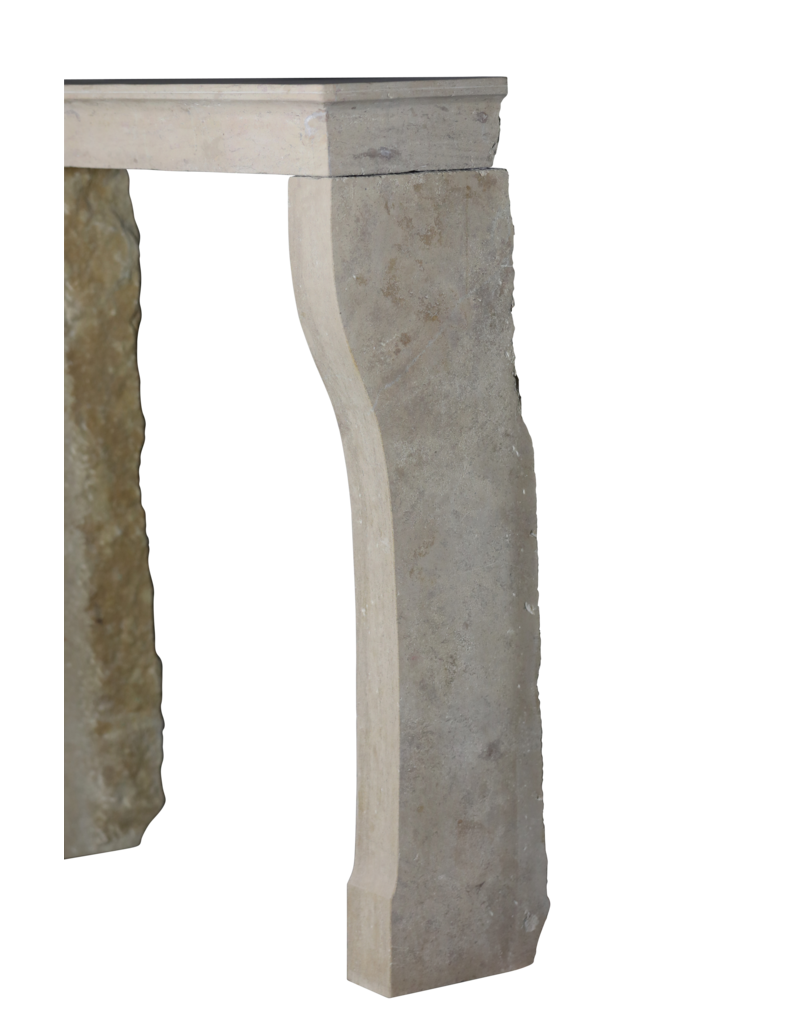 Maison Leon Van den Bogaert Chimenea pequeña de piedra caliza beige intemporal