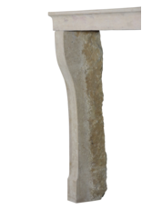 Maison Leon Van den Bogaert Chimenea pequeña de piedra caliza beige intemporal