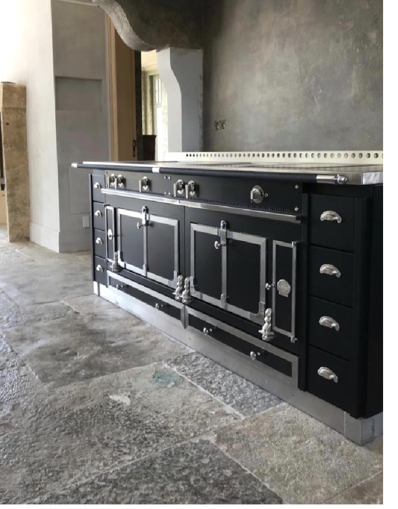 Maison Leon Van den Bogaert Reclaimed French Antique Grey Limestone Floors With Fossils