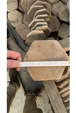 Maison Leon Van den Bogaert Antike französische sechseckige Terrakottafliesen aus Burgund