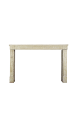 Maison Leon Van den Bogaert Elegante französische Kalkstein-Kaminmaske