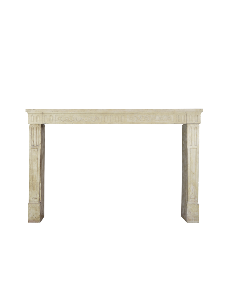 Maison Leon Van den Bogaert Elegante französische Kalkstein-Kaminmaske