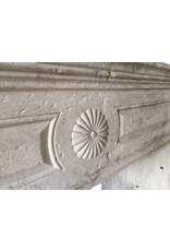 Antike Französische Zeitloses Kaminumrandung Aus Kalkstein