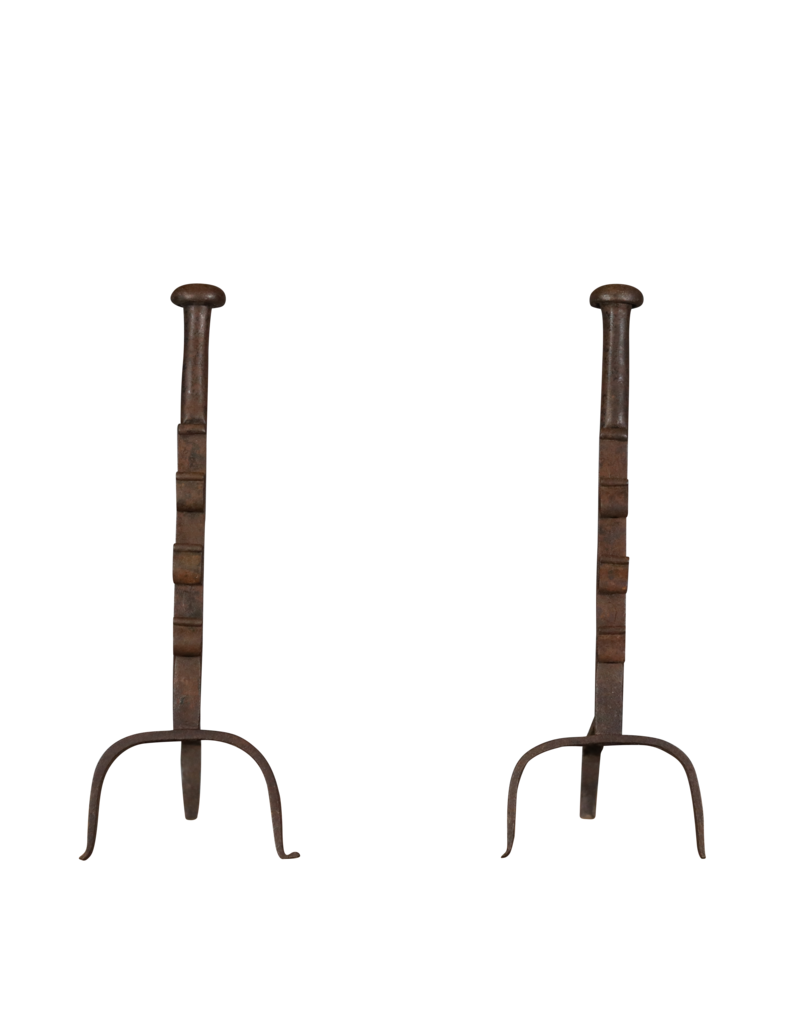 Maison Leon Van den Bogaert Accesorios de chimenea sencillos y atemporales