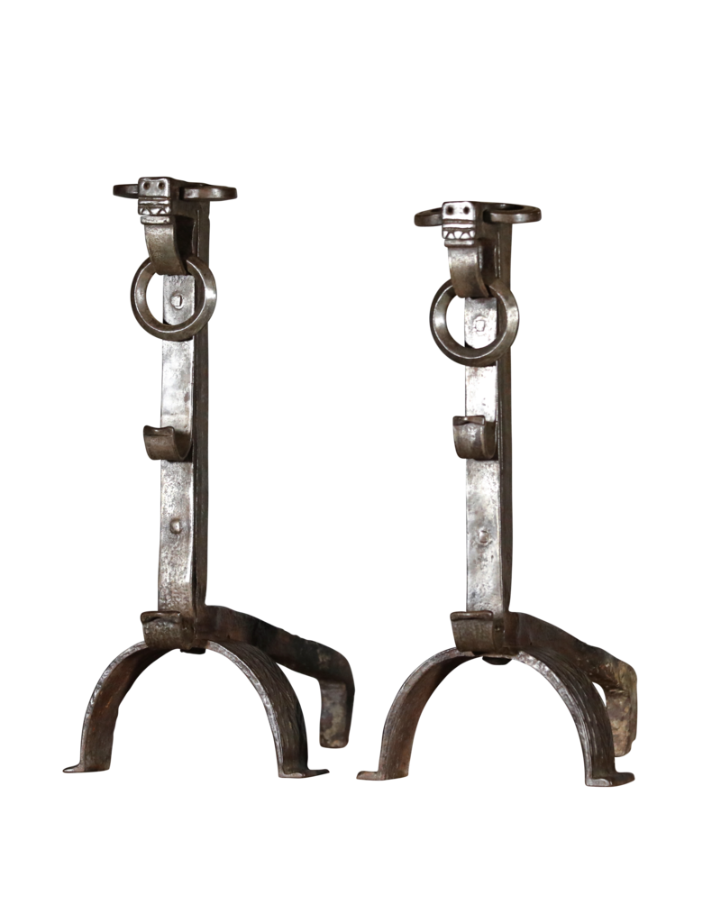 Maison Leon Van den Bogaert Par de Andiron de hierro forjado medieval francés
