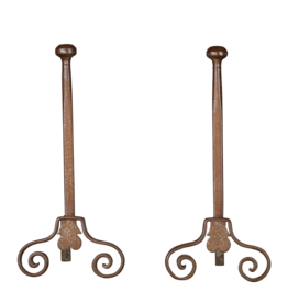 Sólido par francés de perros de chimenea