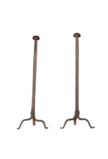 Par de accesorios rústicos simples para chimenea