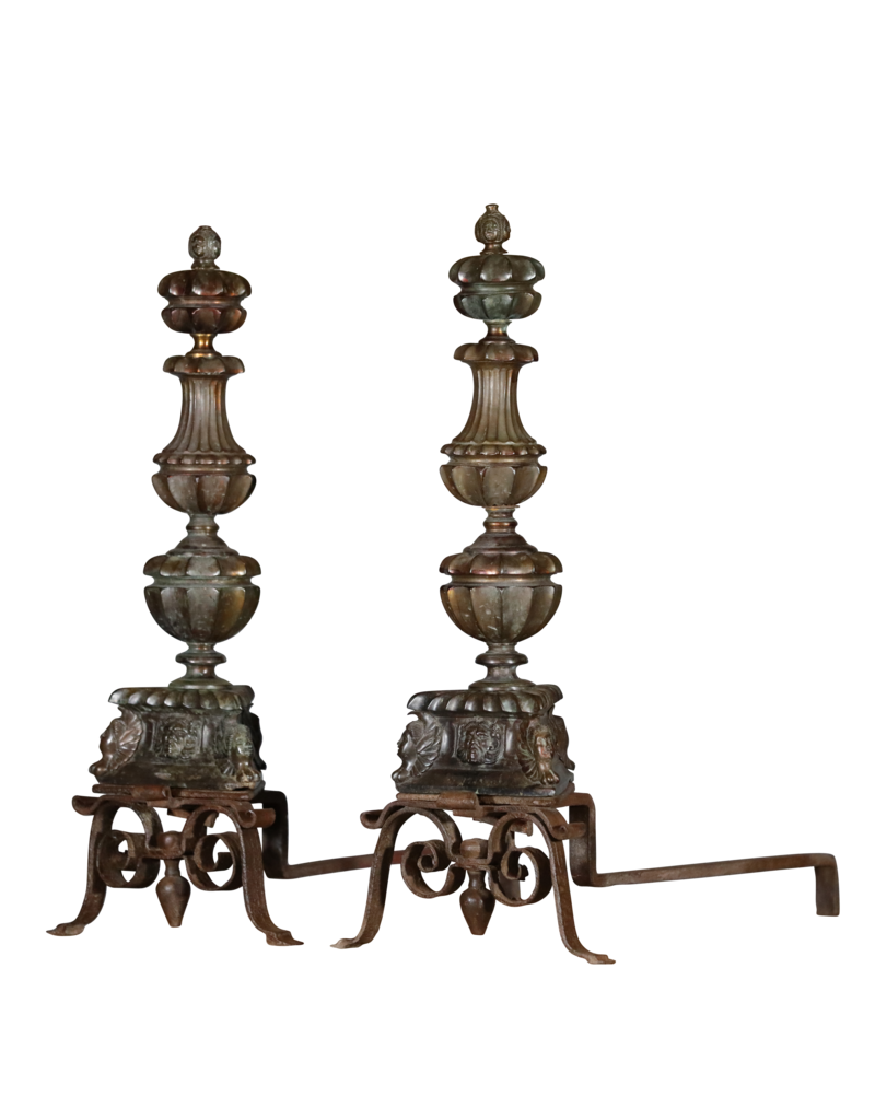 Maison Leon Van den Bogaert Authentische antike Renaissance-Kaminobjekte
