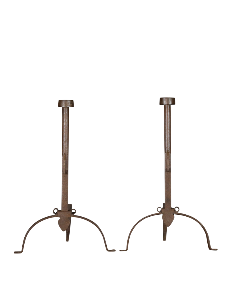 Maison Leon Van den Bogaert Accesorios de chimenea sencillos y atemporales