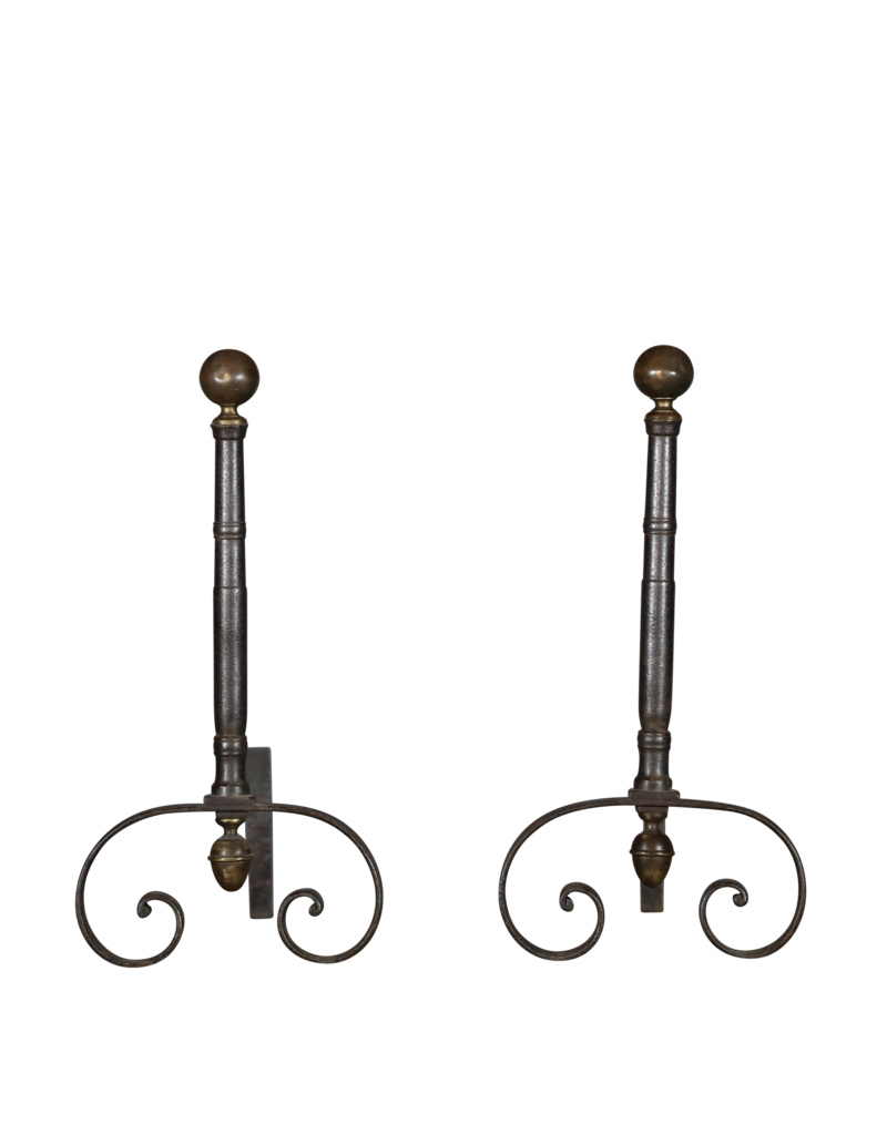 Maison Leon Van den Bogaert Elegantes französisches Paar Feuerböcke