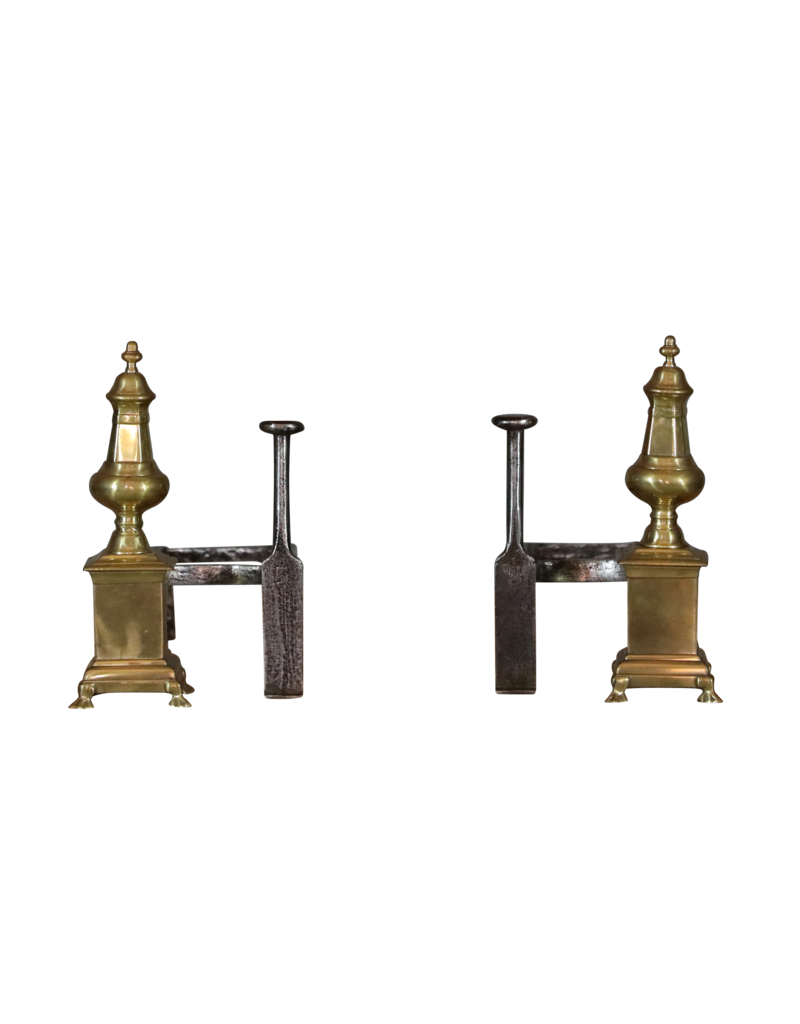 Maison Leon Van den Bogaert Elégante Paire De Fers À Feu Double Chevalet