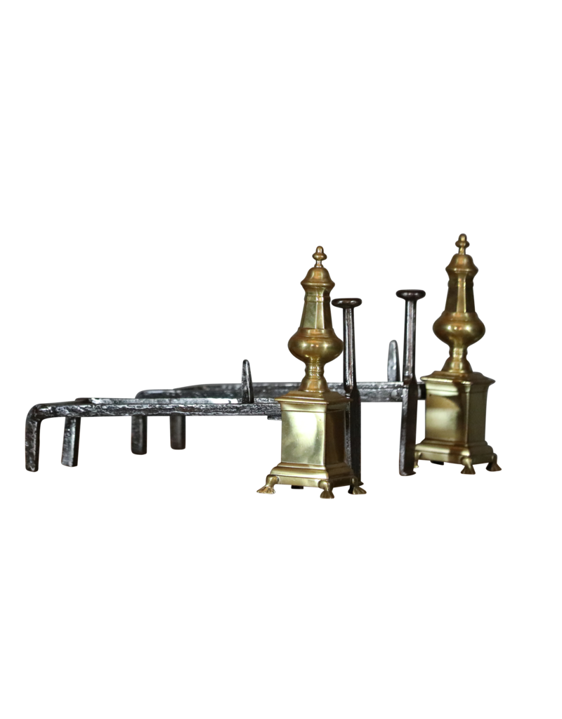 Maison Leon Van den Bogaert Elegante par de objetos de fuego en latón