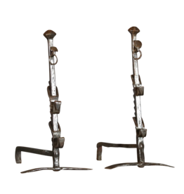 Objetos junto a la chimenea de Santiago-de-Compostela