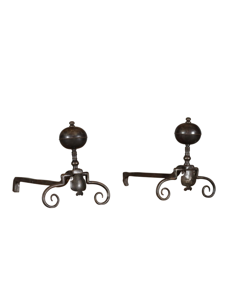 Maison Leon Van den Bogaert Élégants Petits Chenêts Renaissance