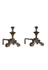 Maison Leon Van den Bogaert Período renacentista Andiron en latón
