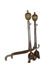 Maison Leon Van den Bogaert Período renacentista francés Andiron