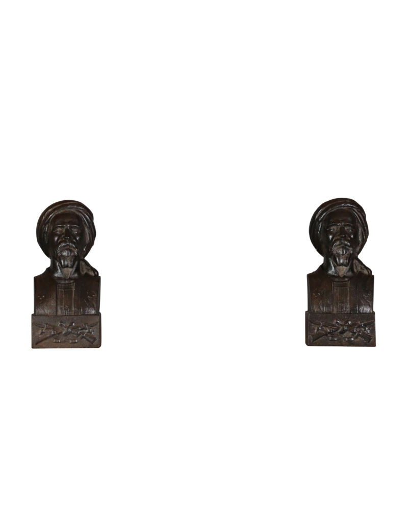 Maison Leon Van den Bogaert Soldat Avec Des Accessoires De Cheminée Décoratifs D’armes