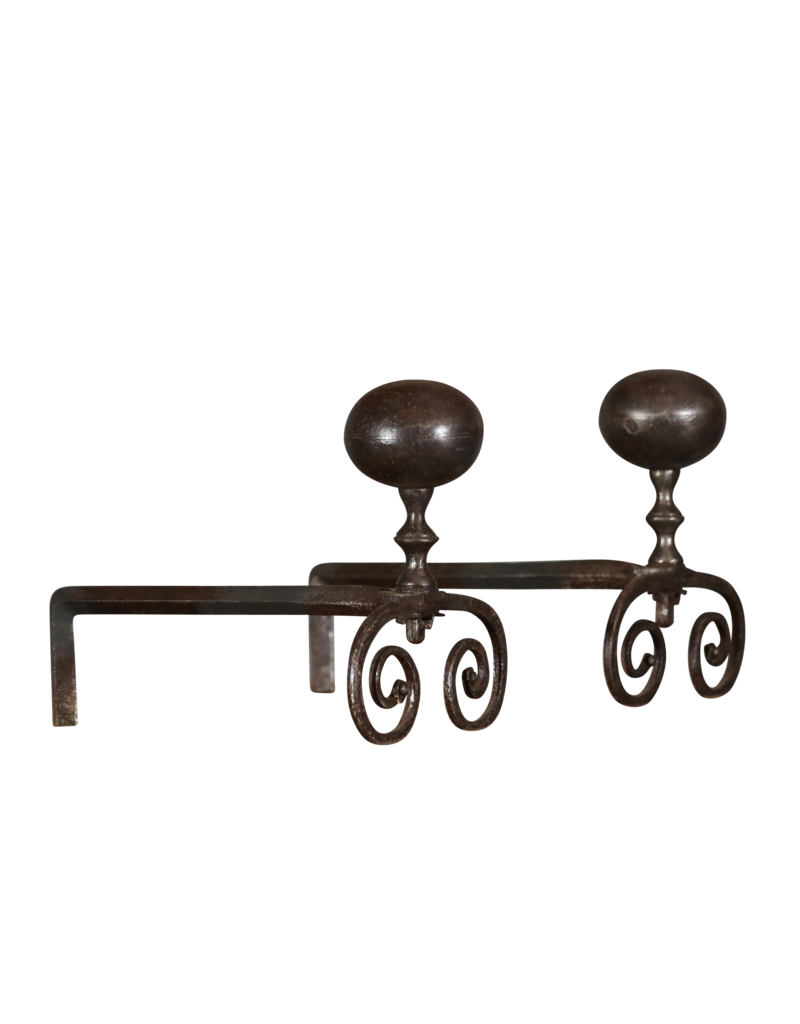 Maison Leon Van den Bogaert Chenêts Renaissance Avec Boules À Facettes