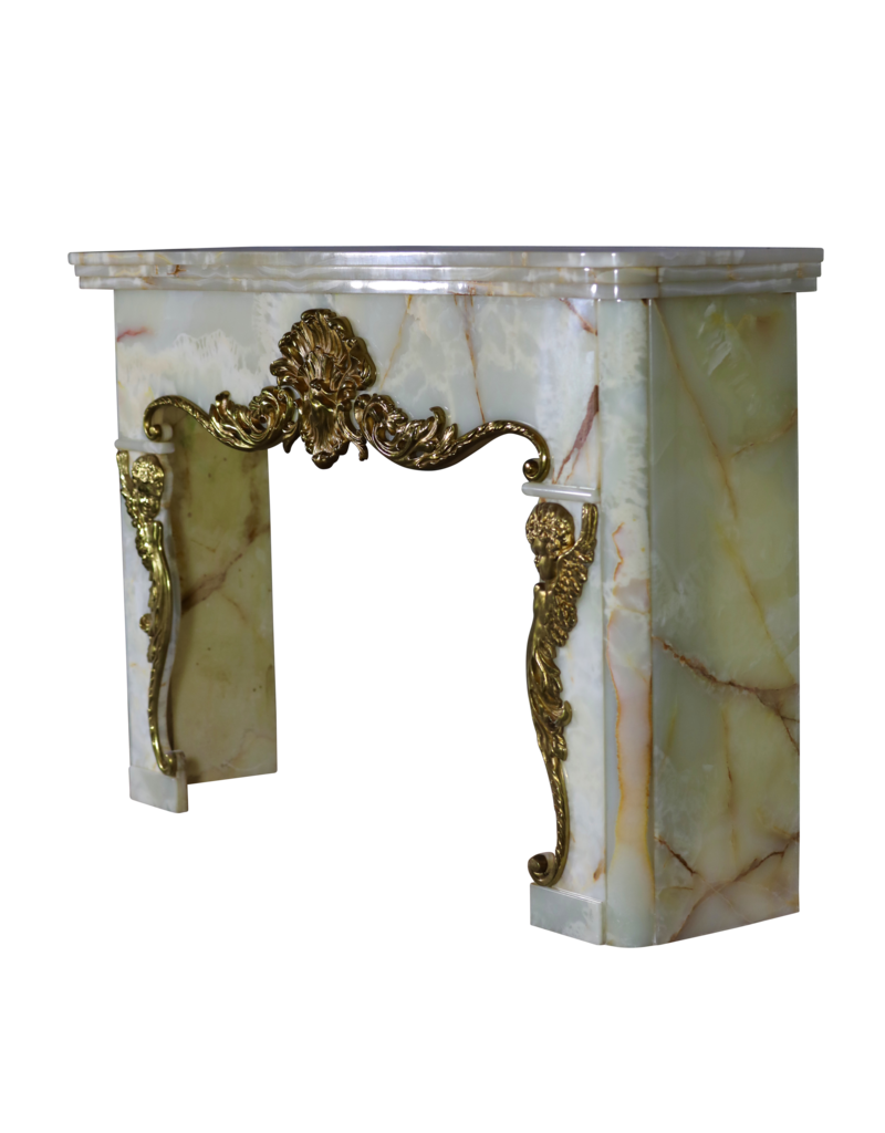 Maison Leon Van den Bogaert Abondant Onyx Kaminumrandung mit Engeln
