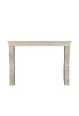 Cheminée Française Antique Intemporelle En Pierre Beige